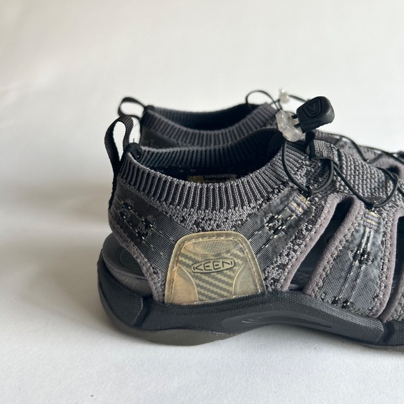 Keen Grey Black Textile Black Rubber Outsole Sneakers Sandals size 8. - Picture 12 of 14